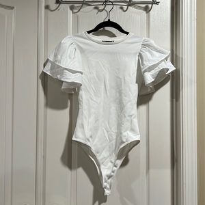 Zara ruffle sleeve bodysuit white size medium